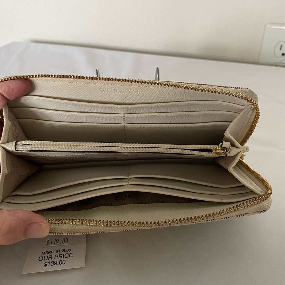 Michael Kors Continental MK Signature Wallet. Vanilla Color with gold trim. - Picture 9 of 13